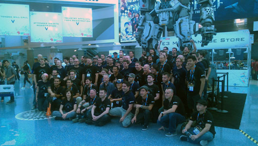 Respawn-Entertainment-Titanfall-Statue-At-E3-2013