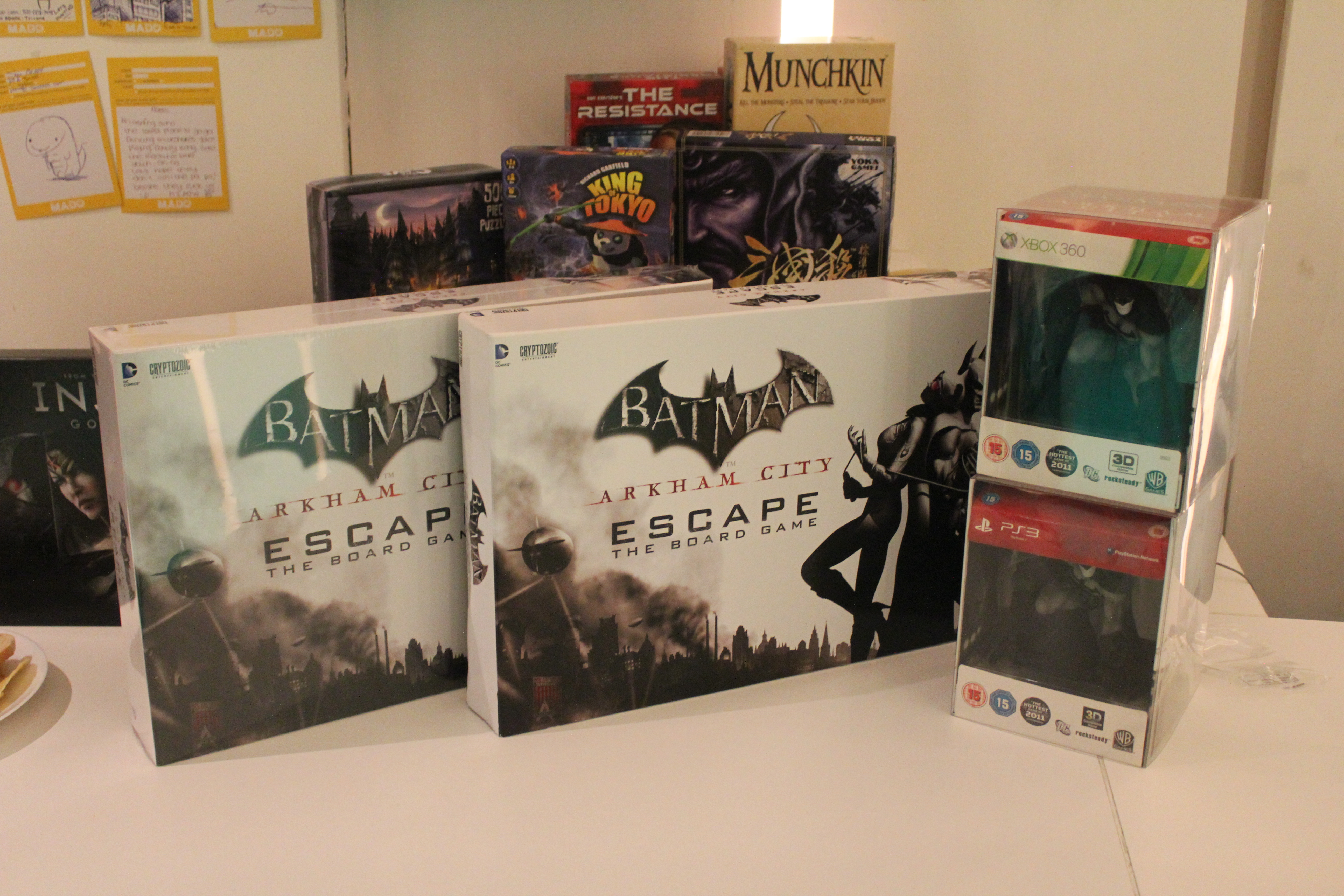 The prizes available to be won included two Batman: Arkham City Special Edition Statues, a press copy of Injustice: Gods Among Us and of course a copy of Batman: Arkham City Escape.